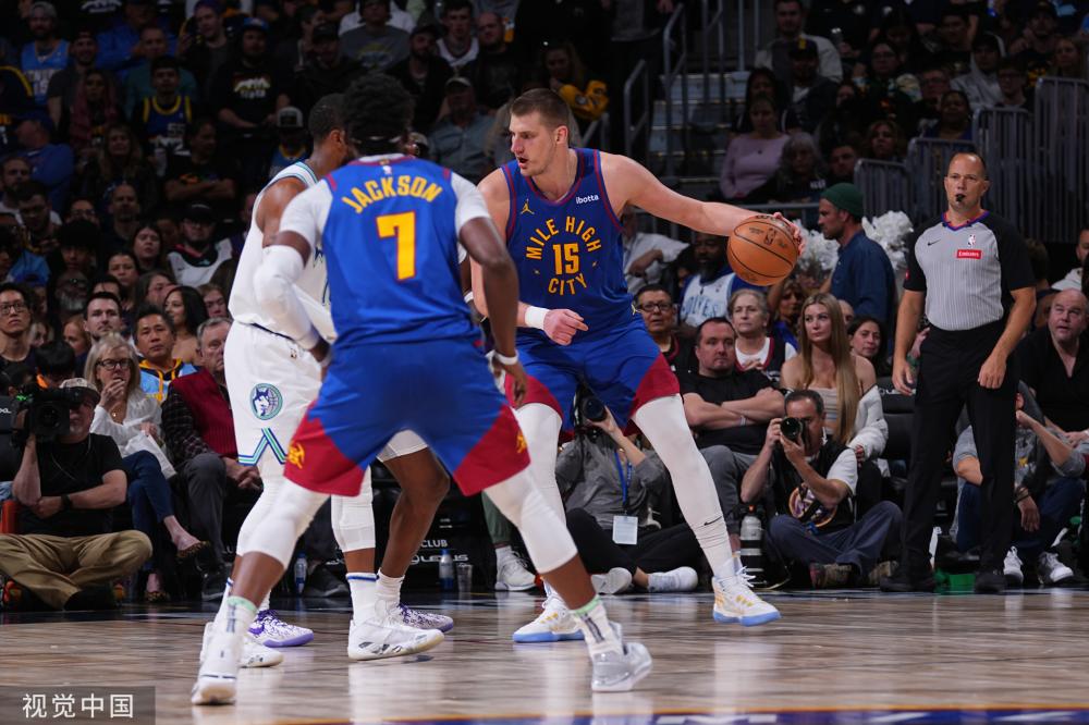 提到罗纳尔 提到罗纳尔