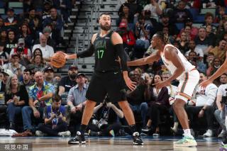 从替补席走 从替补席走