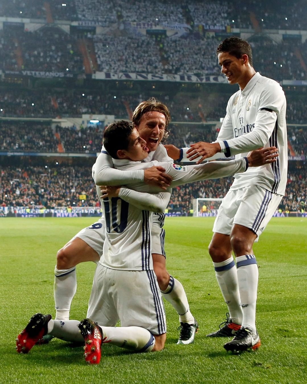 举世瞩目的 举世瞩目的